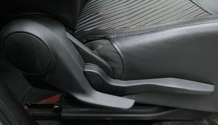 2019 Maruti Swift VXI D, Petrol, Manual, 36,113 km, Driver Side Adjustment Panel