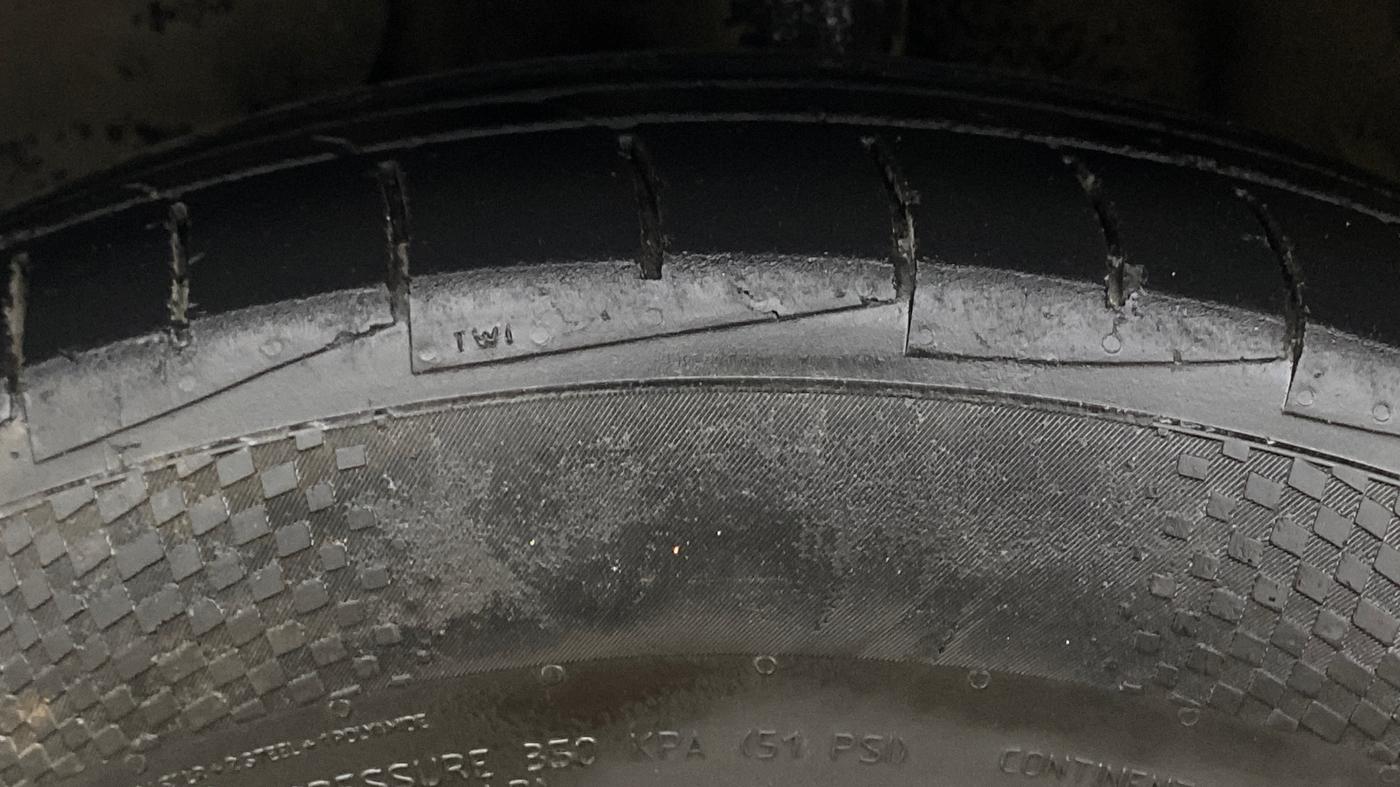 2020 MG HECTOR SHARP 1.5 DCT PETROL, Petrol, Automatic, 42,080 km, Left Front Tyre Tread