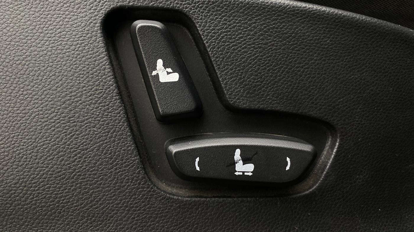 2020 MG HECTOR SHARP 1.5 DCT PETROL, Petrol, Automatic, 42,080 km, Driver Side Adjustment Panel