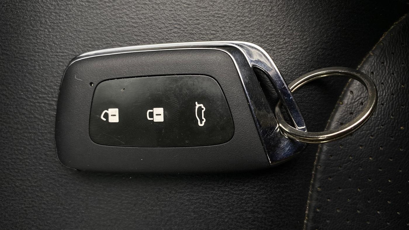 2020 MG HECTOR SHARP 1.5 DCT PETROL, Petrol, Automatic, 42,080 km, Key Close Up