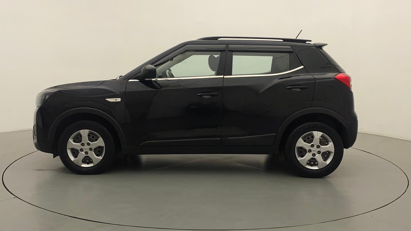 2019 Mahindra XUV300 W6 1.2 PETROL, Petrol, Manual, 39,094 km, Left Side