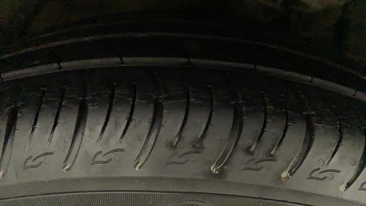2019 Mahindra XUV300 W6 1.2 PETROL, Petrol, Manual, 39,094 km, Right Rear Tyre Tread
