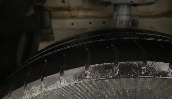 2017 Maruti Swift Dzire VXI, Petrol, Manual, 81,419 km, Left Front Tyre Tread