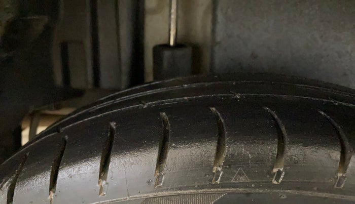 2017 Maruti Swift Dzire VXI, Petrol, Manual, 81,419 km, Right Rear Tyre Tread