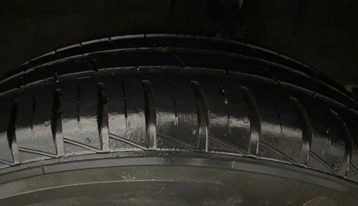 2019 Renault Kwid RXL, Petrol, Manual, 22,725 km, Left Rear Tyre Tread