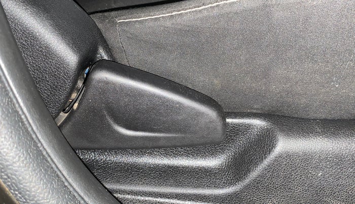 2019 Renault Kwid RXL, Petrol, Manual, 22,725 km, Driver Side Adjustment Panel