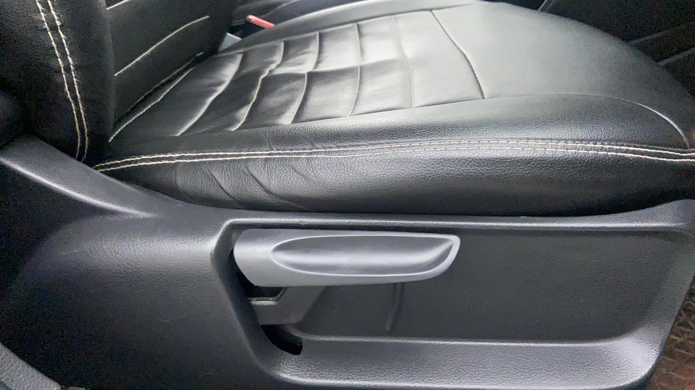 2015 Volkswagen Polo GT TSI 1.2 PETROL AT, Petrol, Automatic, 63,460 km, Driver Side Adjustment Panel