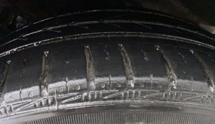 2015 Volkswagen Polo GT TSI 1.2 PETROL AT, Petrol, Automatic, 63,460 km, Left Rear Tyre Tread