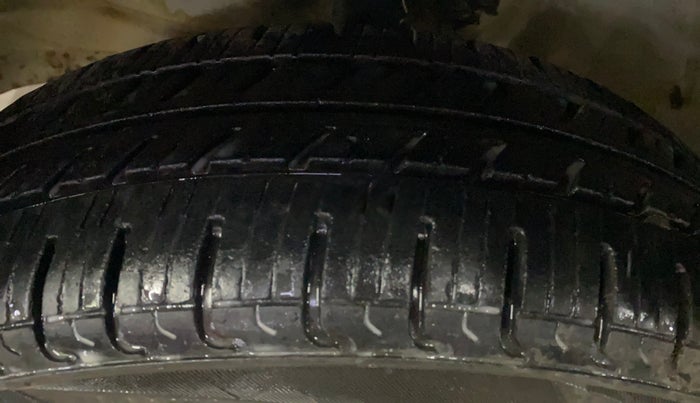 2016 Maruti Wagon R Stingray VXI, Petrol, Manual, 74,043 km, Left Front Tyre Tread