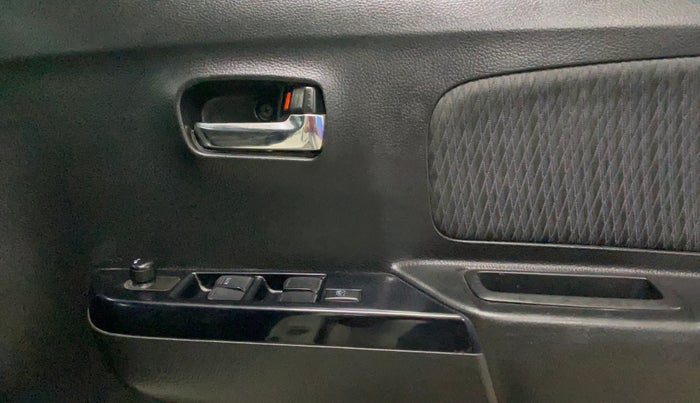 2016 Maruti Wagon R Stingray VXI, Petrol, Manual, 74,043 km, Driver Side Door Panels Control