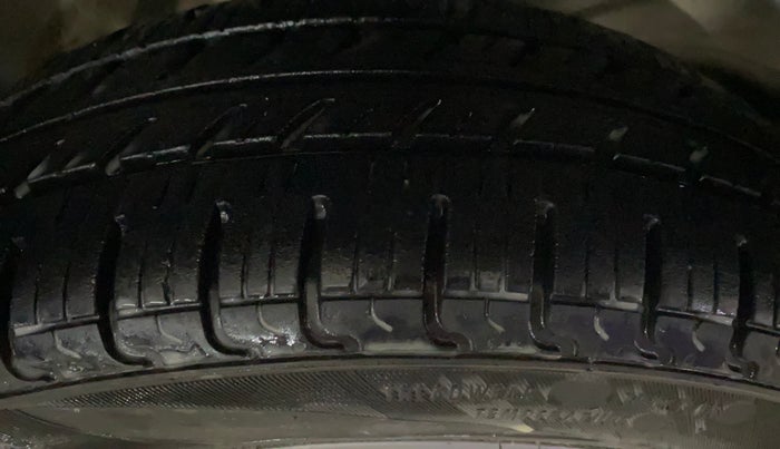 2016 Maruti Wagon R Stingray VXI, Petrol, Manual, 74,043 km, Right Front Tyre Tread