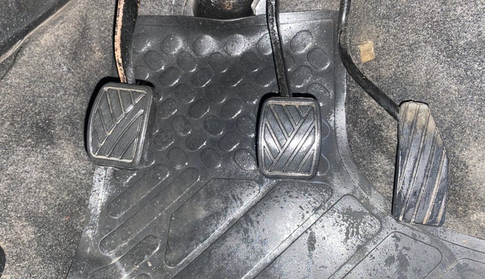 2016 Maruti Wagon R Stingray VXI, Petrol, Manual, 74,043 km, Pedals