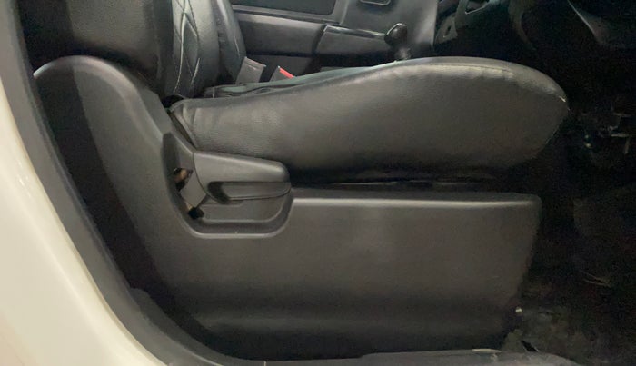 2016 Maruti Wagon R Stingray VXI, Petrol, Manual, 74,043 km, Driver Side Adjustment Panel