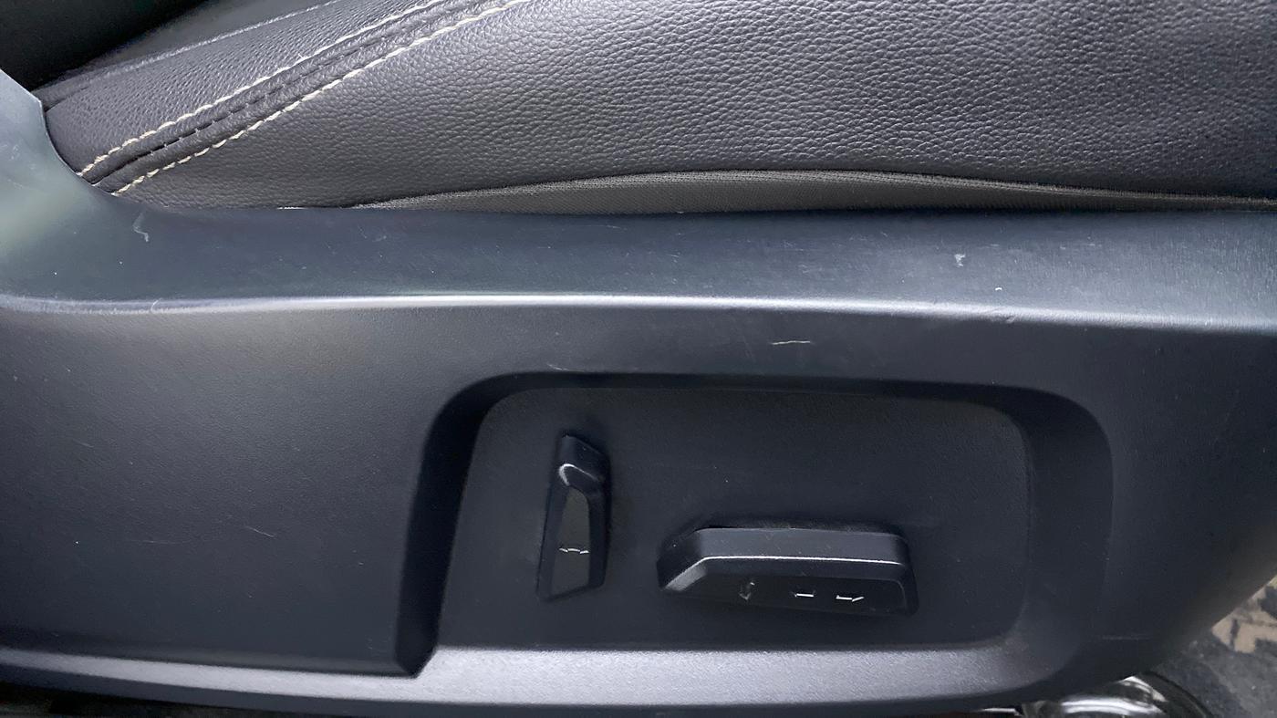 2020 Tata Harrier XZA+ DARK EDITION, Diesel, Automatic, 36,281 km, Driver Side Adjustment Panel