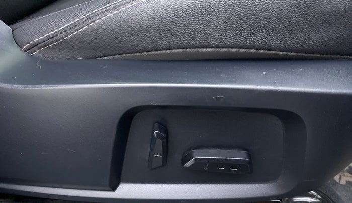 2020 Tata Harrier XZA+ DARK EDITION, Diesel, Automatic, 36,281 km, Driver Side Adjustment Panel