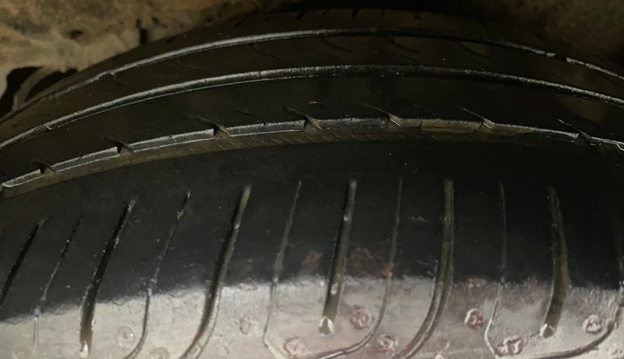 2016 Honda Amaze 1.2L I-VTEC SX, Petrol, Manual, 60,130 km, Left Rear Tyre Tread