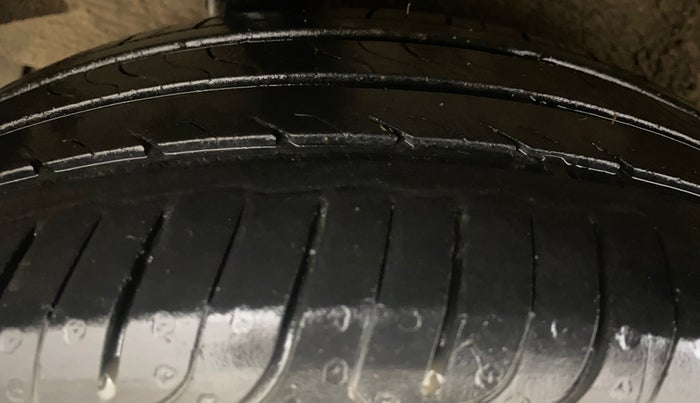 2016 Honda Amaze 1.2L I-VTEC SX, Petrol, Manual, 60,130 km, Right Rear Tyre Tread