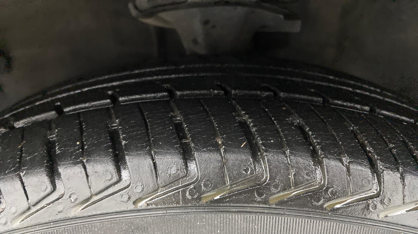 2012 Hyundai i10 ERA 1.1, Petrol, Manual, 74,754 km, Left Front Tyre Tread