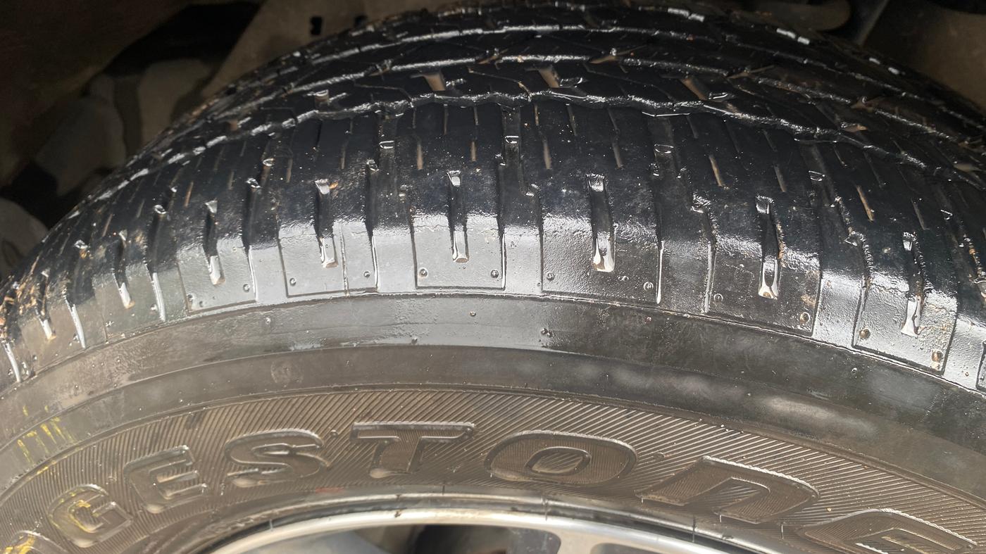 2023 Toyota Fortuner 4X2 AT 2.8 DIESEL, Diesel, Automatic, 36,861 km, Right Front Tyre Tread