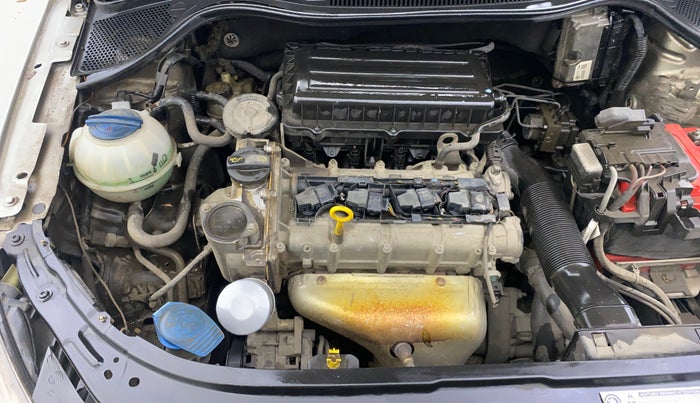 2015 Skoda Rapid AMBITION 1.6 MPI MT, Petrol, Manual, 1,43,066 km, Engine View - Right