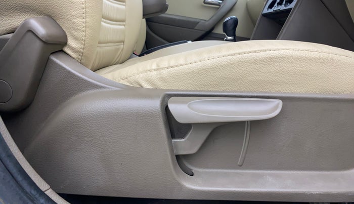 2015 Skoda Rapid AMBITION 1.6 MPI MT, Petrol, Manual, 1,43,066 km, Driver Side Adjustment Panel