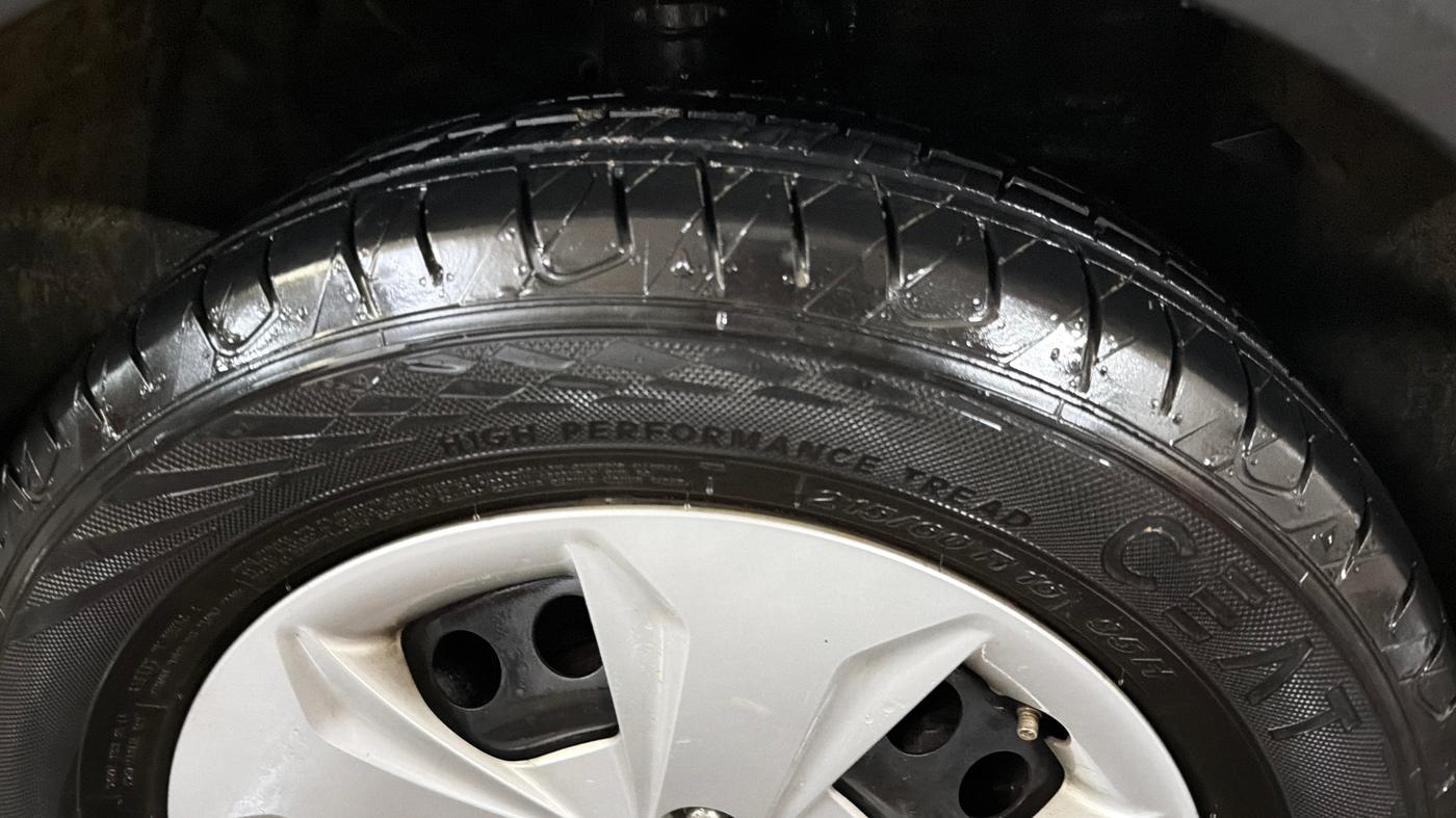 2015 Hyundai Creta S 1.6 PETROL, Petrol, Manual, 66,353 km, Right Front Tyre Tread