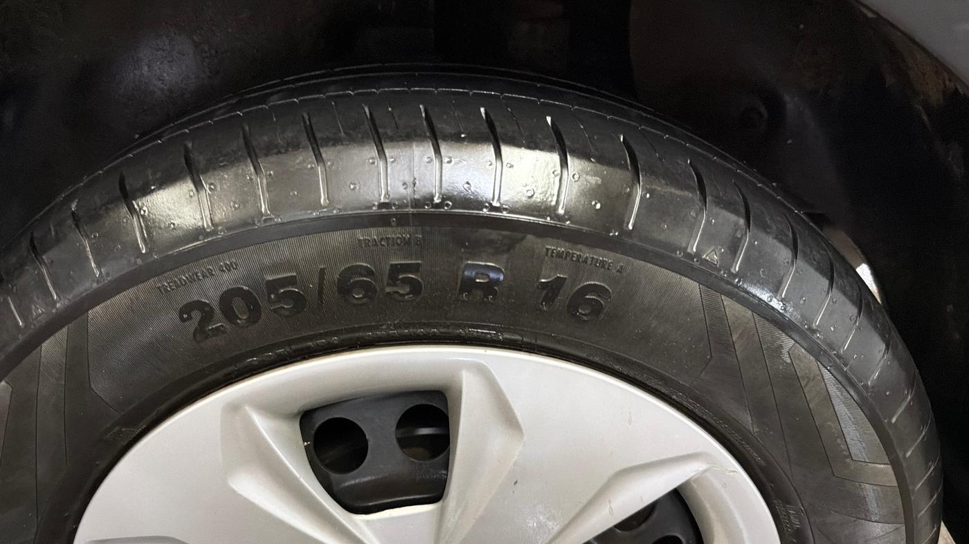 2015 Hyundai Creta S 1.6 PETROL, Petrol, Manual, 66,353 km, Left Rear Tyre Tread