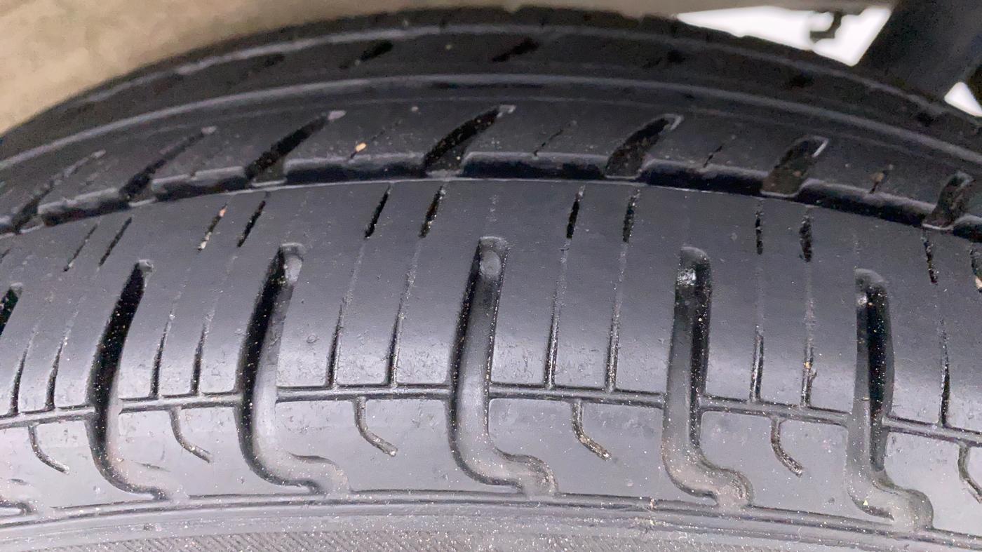 2018 Maruti Wagon R 1.0 VXI, Petrol, Manual, 12,688 km, Left Rear Tyre Tread