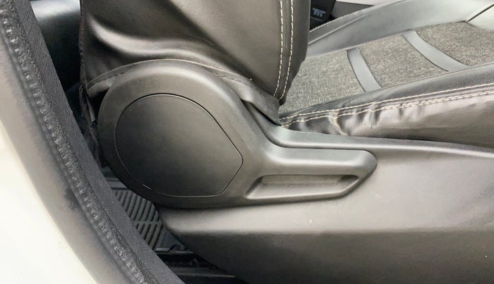 2022 Tata NEXON XM PETROL, Petrol, Manual, 51,942 km, Driver Side Adjustment Panel