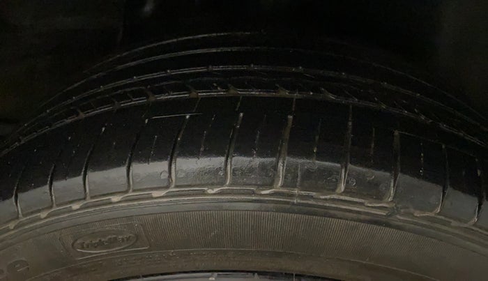 2022 Tata ALTROZ XZ PLUS PETROL DARK EDITION, Petrol, Manual, 54,561 km, Left Rear Tyre Tread