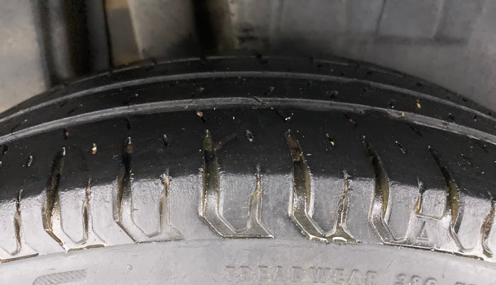 2019 Maruti Dzire VXI AMT, Petrol, Automatic, 52,640 km, Right Rear Tyre Tread