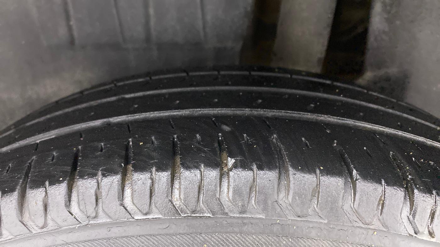 2019 Maruti Dzire VXI AMT, Petrol, Automatic, 52,640 km, Left Rear Tyre Tread