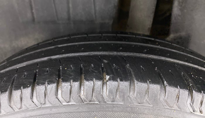 2019 Maruti Dzire VXI AMT, Petrol, Automatic, 52,640 km, Left Rear Tyre Tread