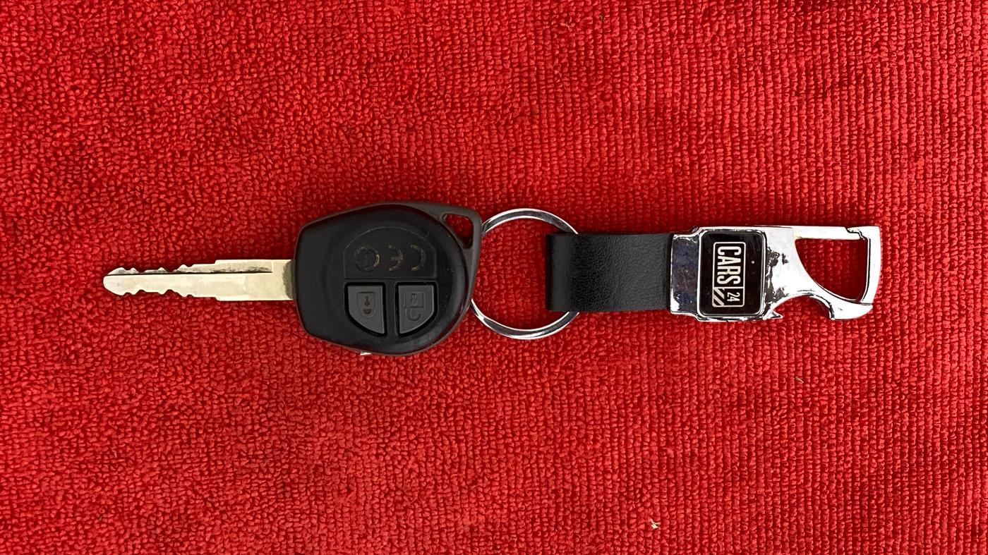 2019 Maruti Dzire VXI AMT, Petrol, Automatic, 52,640 km, Key Close Up