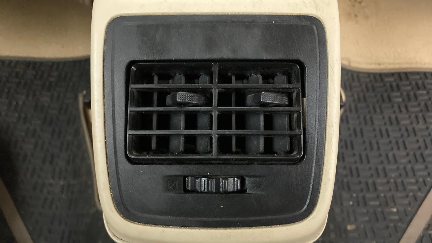 2019 Maruti Dzire VXI AMT, Petrol, Automatic, 52,640 km, Rear AC Vents