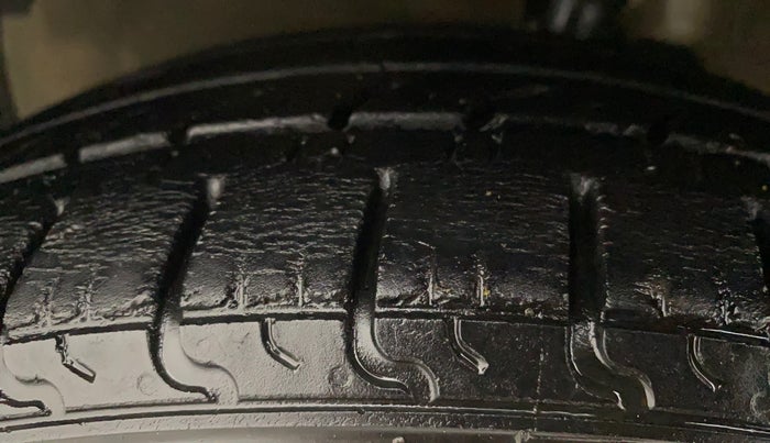 2015 Maruti Celerio VXI, Petrol, Manual, 78,646 km, Left Front Tyre Tread