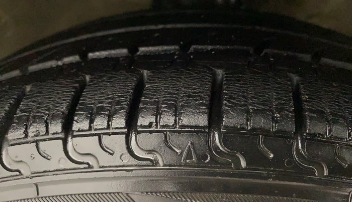 2015 Maruti Celerio VXI, Petrol, Manual, 78,646 km, Right Front Tyre Tread