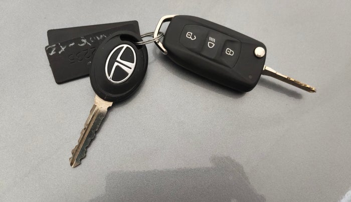 2019 Tata Tiago XZA PETROL, Petrol, Automatic, 21,601 km, Key Close Up
