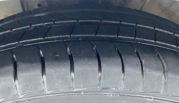 2019 Hyundai NEW SANTRO MAGNA, Petrol, Manual, 17,629 km, Left Front Tyre Tread
