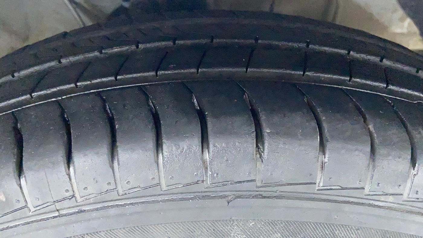 2019 Hyundai NEW SANTRO MAGNA, Petrol, Manual, 17,629 km, Right Front Tyre Tread
