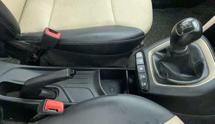 2019 Hyundai NEW SANTRO MAGNA, Petrol, Manual, 17,629 km, Gear Lever