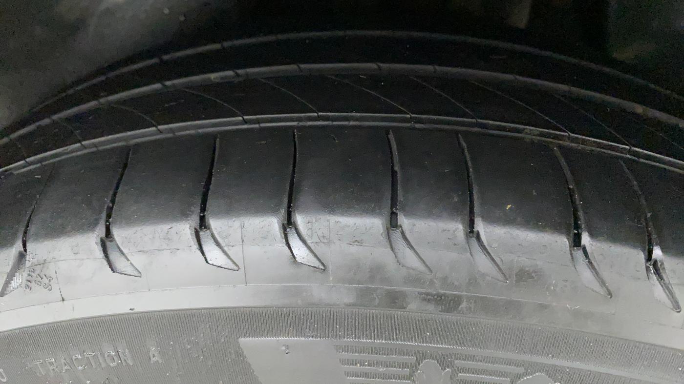 2016 Hyundai Creta SX PLUS AT 1.6 DIESEL, Diesel, Automatic, 1,14,568 km, Left Rear Tyre Tread