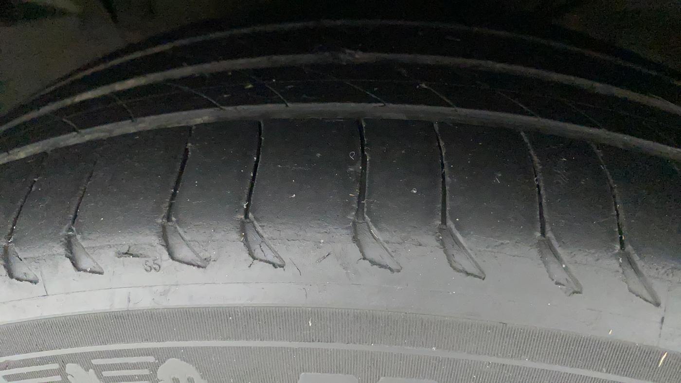 2016 Hyundai Creta SX PLUS AT 1.6 DIESEL, Diesel, Automatic, 1,14,568 km, Left Front Tyre Tread