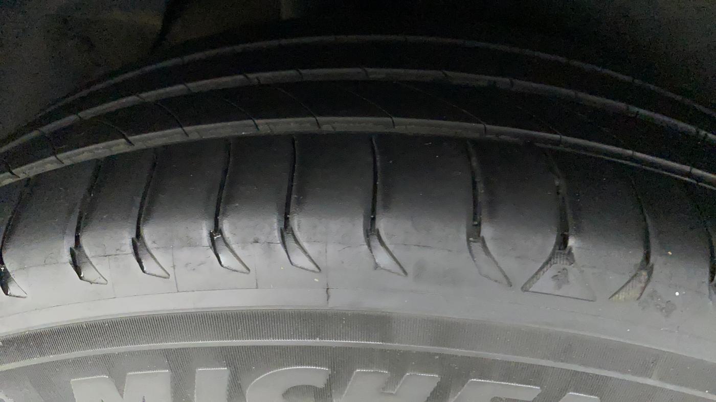 2016 Hyundai Creta SX PLUS AT 1.6 DIESEL, Diesel, Automatic, 1,14,568 km, Right Rear Tyre Tread