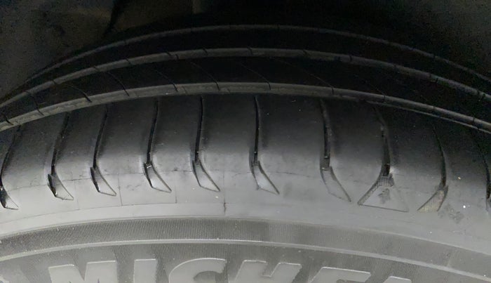 2016 Hyundai Creta SX PLUS AT 1.6 DIESEL, Diesel, Automatic, 1,14,568 km, Right Rear Tyre Tread