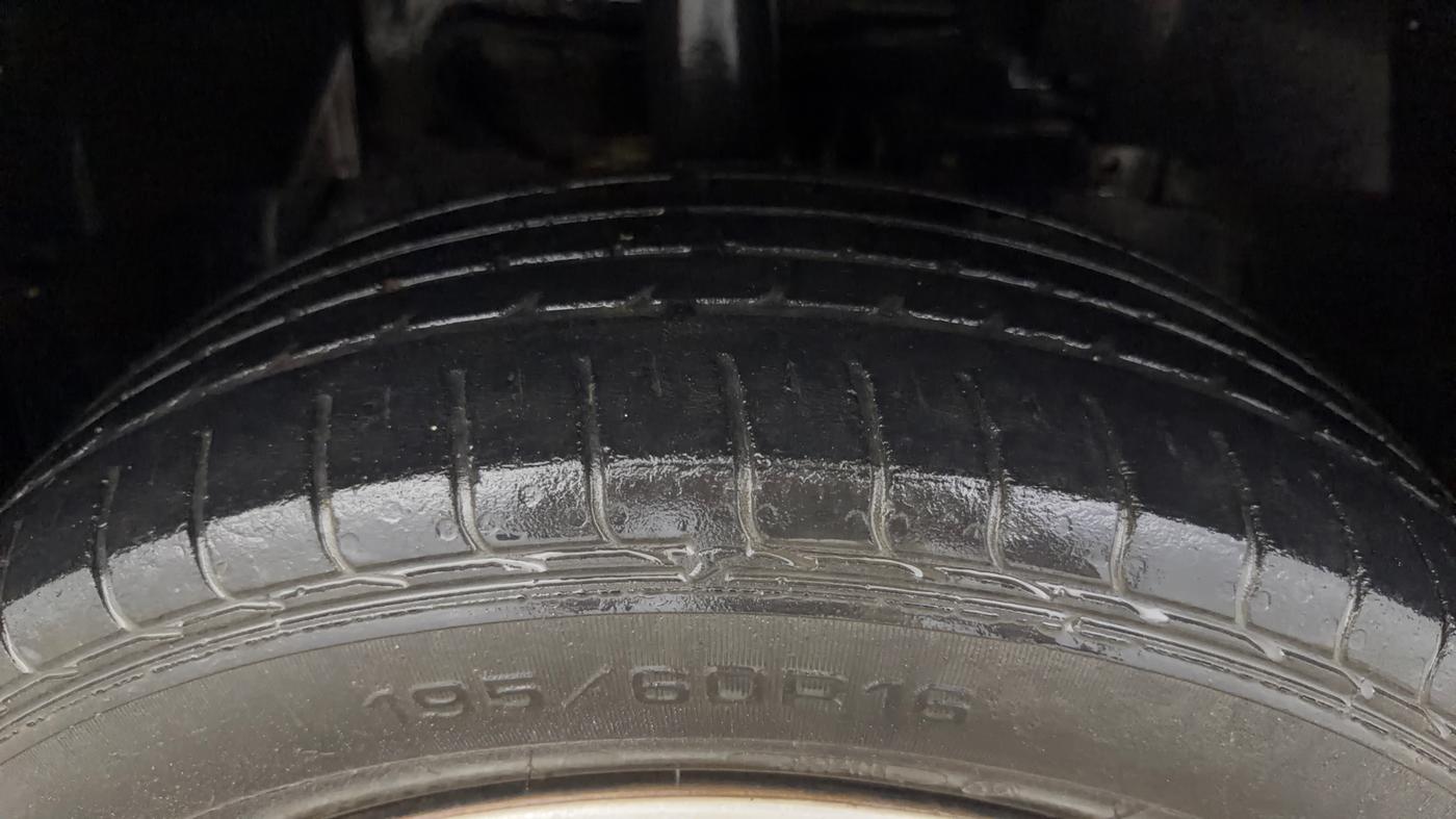 2019 Tata NEXON XM PETROL, Petrol, Manual, 43,084 km, Right Front Tyre Tread