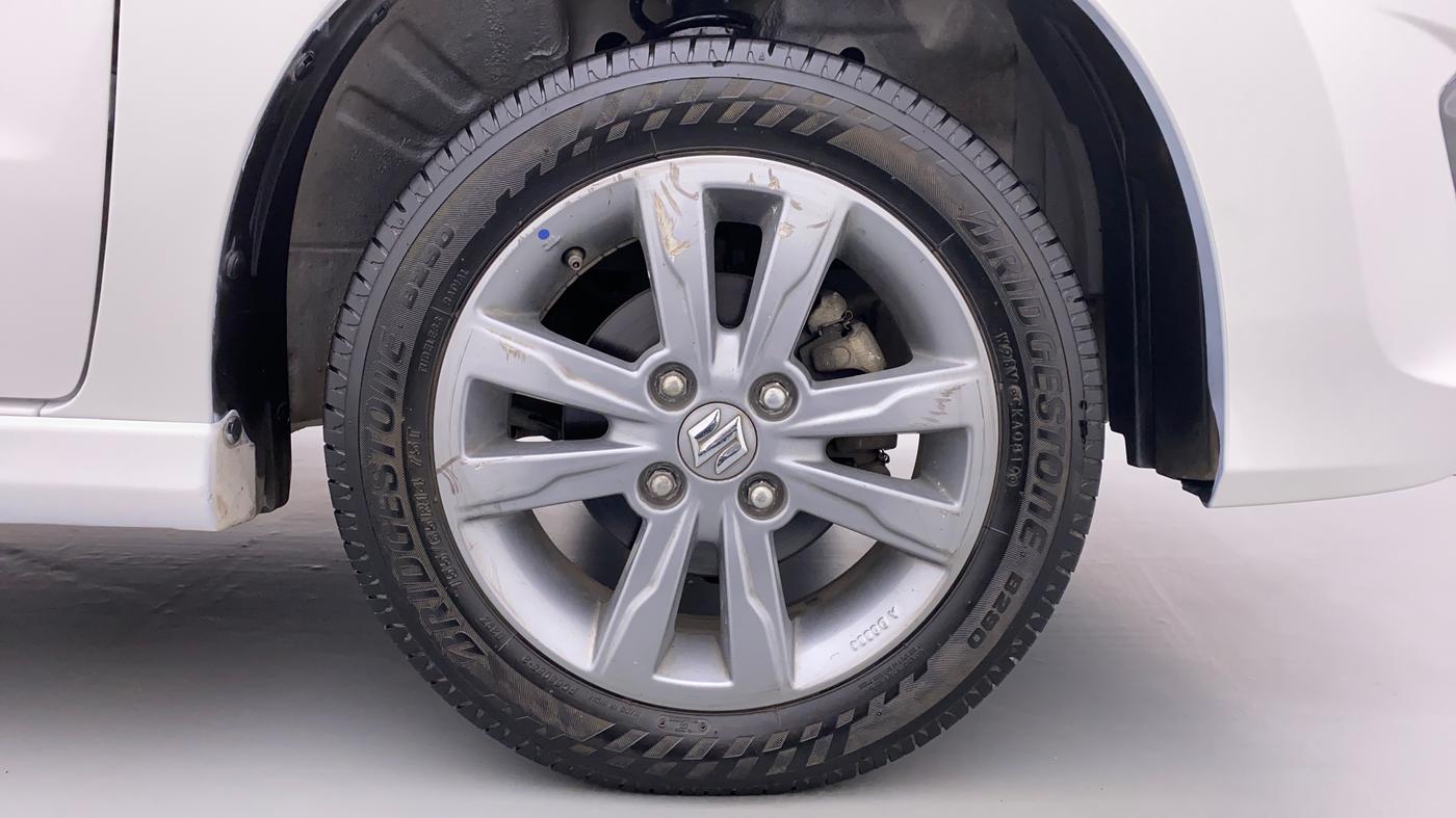 2015 Maruti Wagon R Stingray VXI, Petrol, Manual, 70,678 km, Right Front Wheel