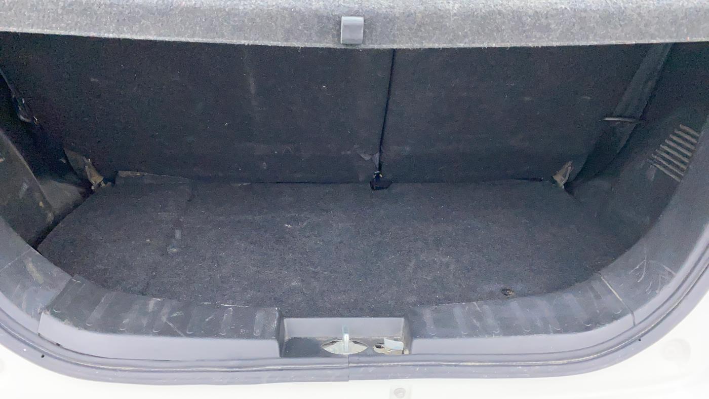 2015 Maruti Wagon R Stingray VXI, Petrol, Manual, 70,678 km, Boot Inside