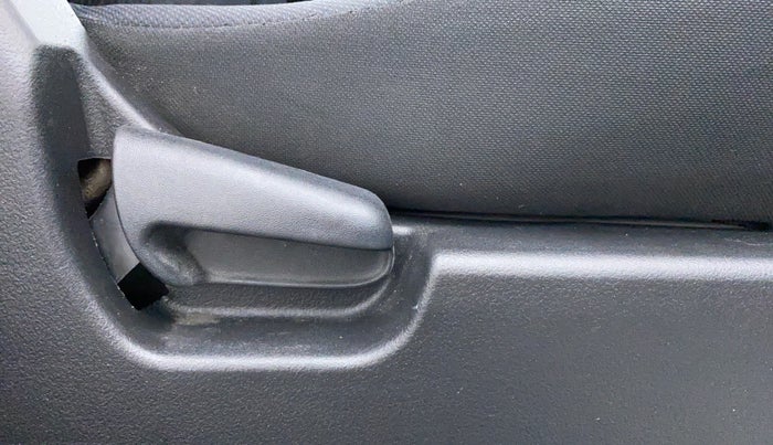 2015 Maruti Wagon R Stingray VXI, Petrol, Manual, 70,678 km, Driver Side Adjustment Panel