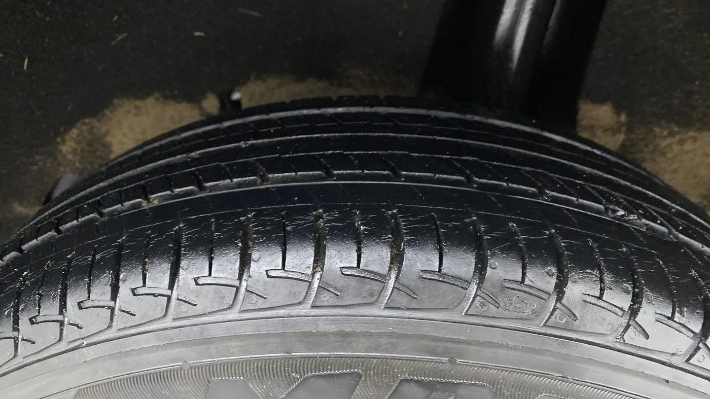 2017 Maruti Baleno DELTA PETROL 1.2, Petrol, Manual, 49,877 km, Left Rear Tyre Tread